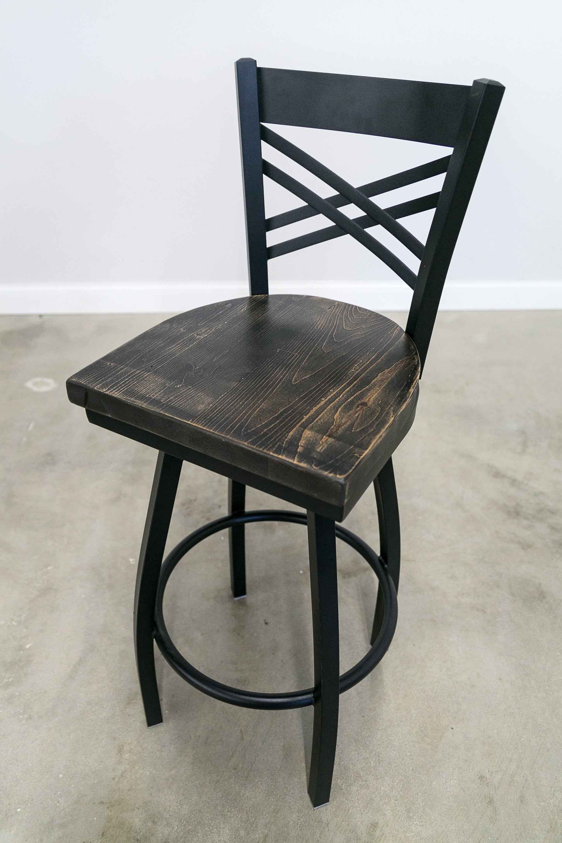 30 Inch X Back Swivel Bar Stool (Matte Black)