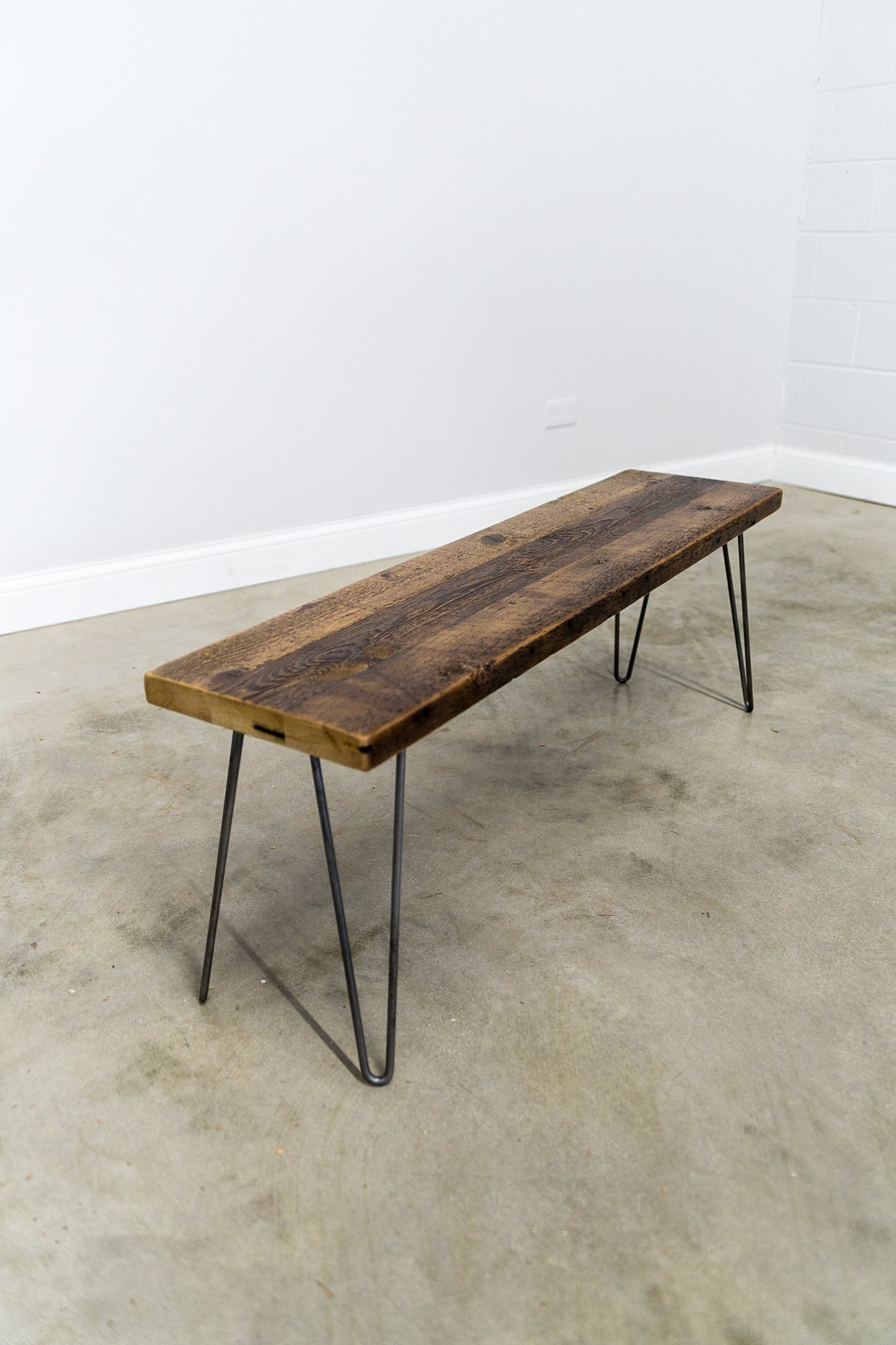 Bench with 2-Rod Hairpin Legs