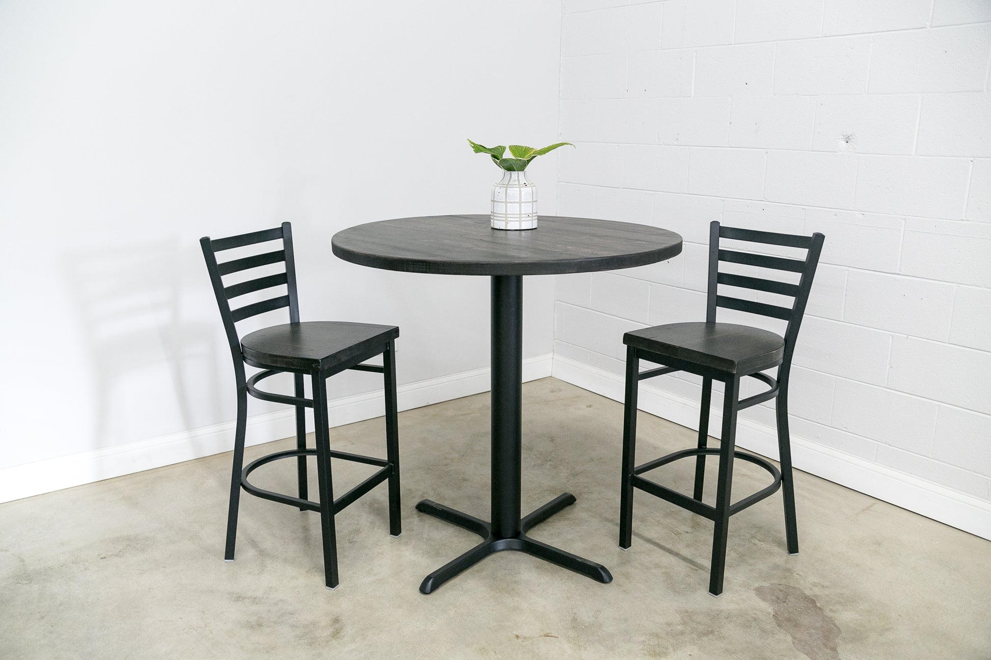 Reclaimed Wood Round Pedestal Table