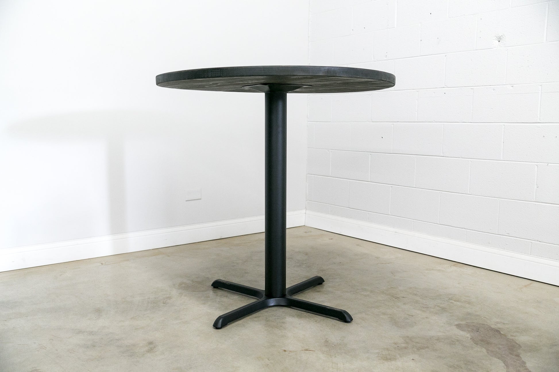 Reclaimed Wood Round Pedestal Table