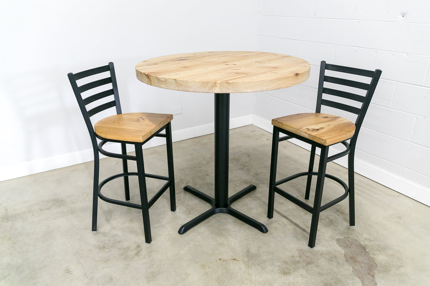 Reclaimed Wood Round Pedestal Table