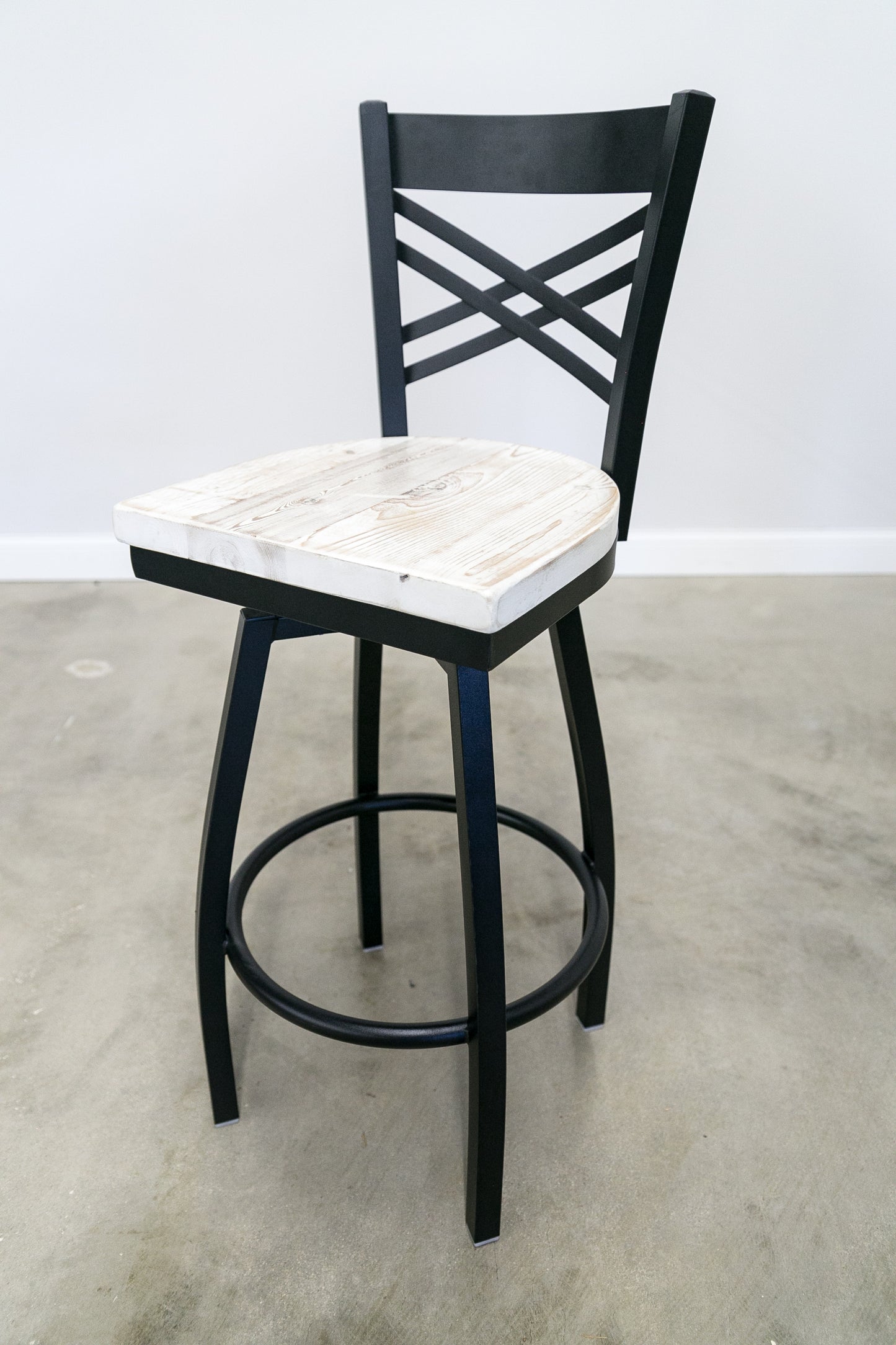 30 Inch X Back Swivel Bar Stool (Matte Black)