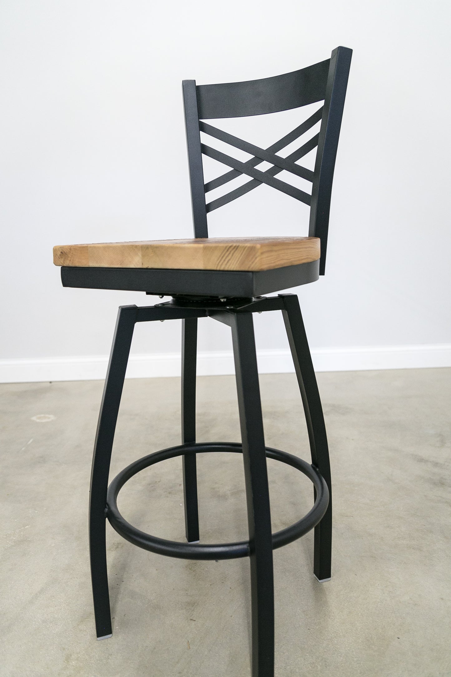 30 Inch X Back Swivel Bar Stool (Matte Black)
