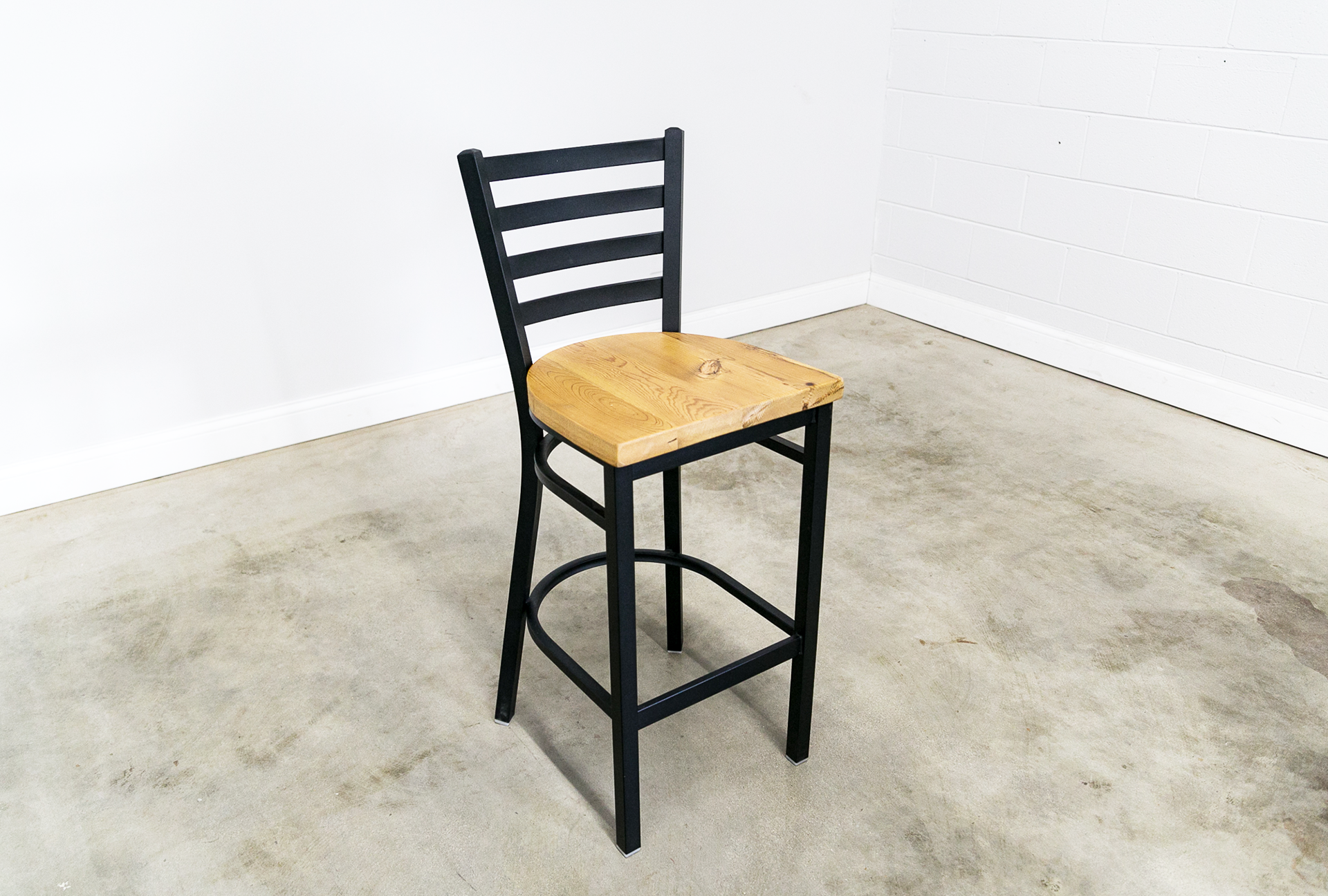 30 Inch Ladder Back Bar Stool (Matte Black)