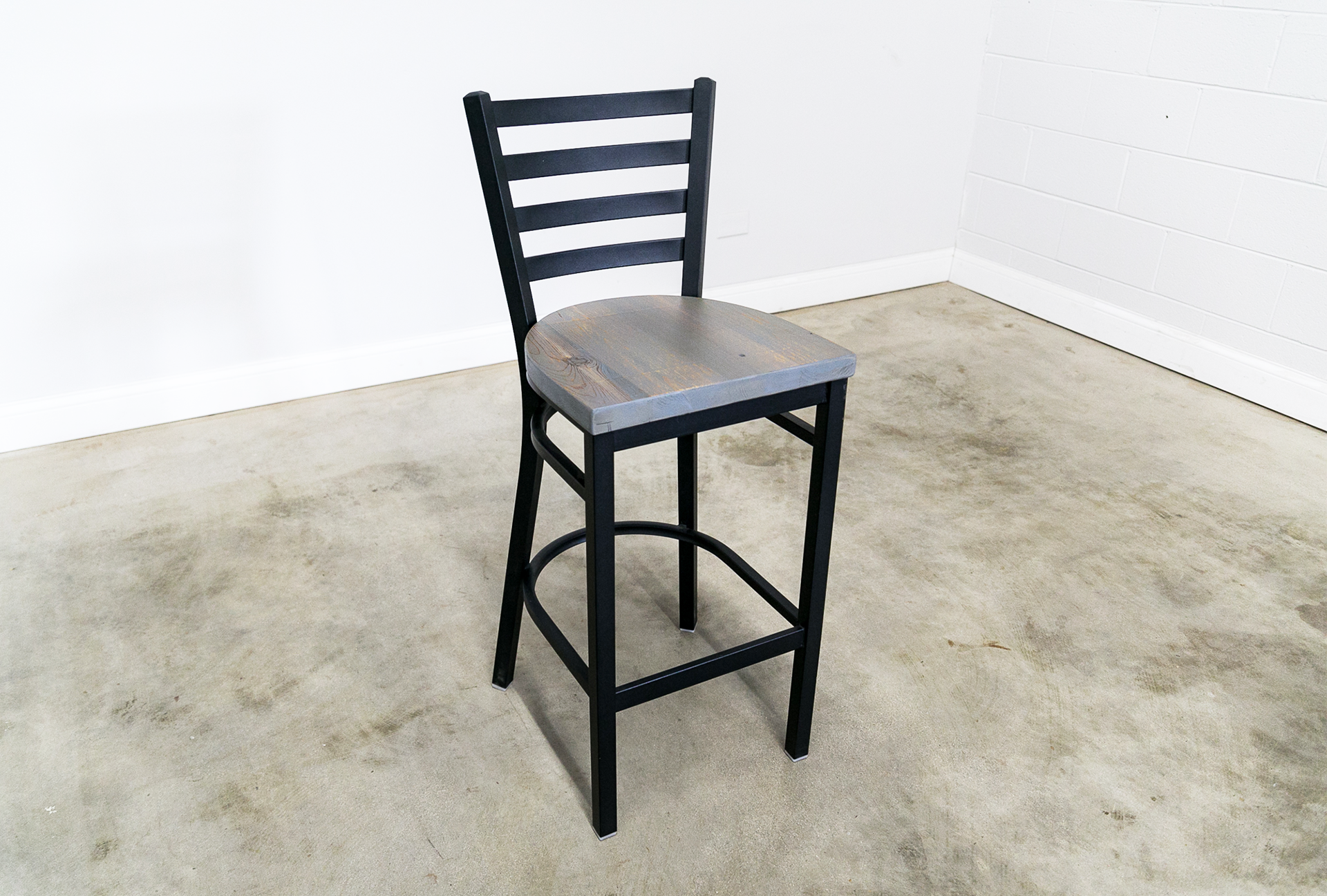 30 Inch Ladder Back Bar Stool (Matte Black)