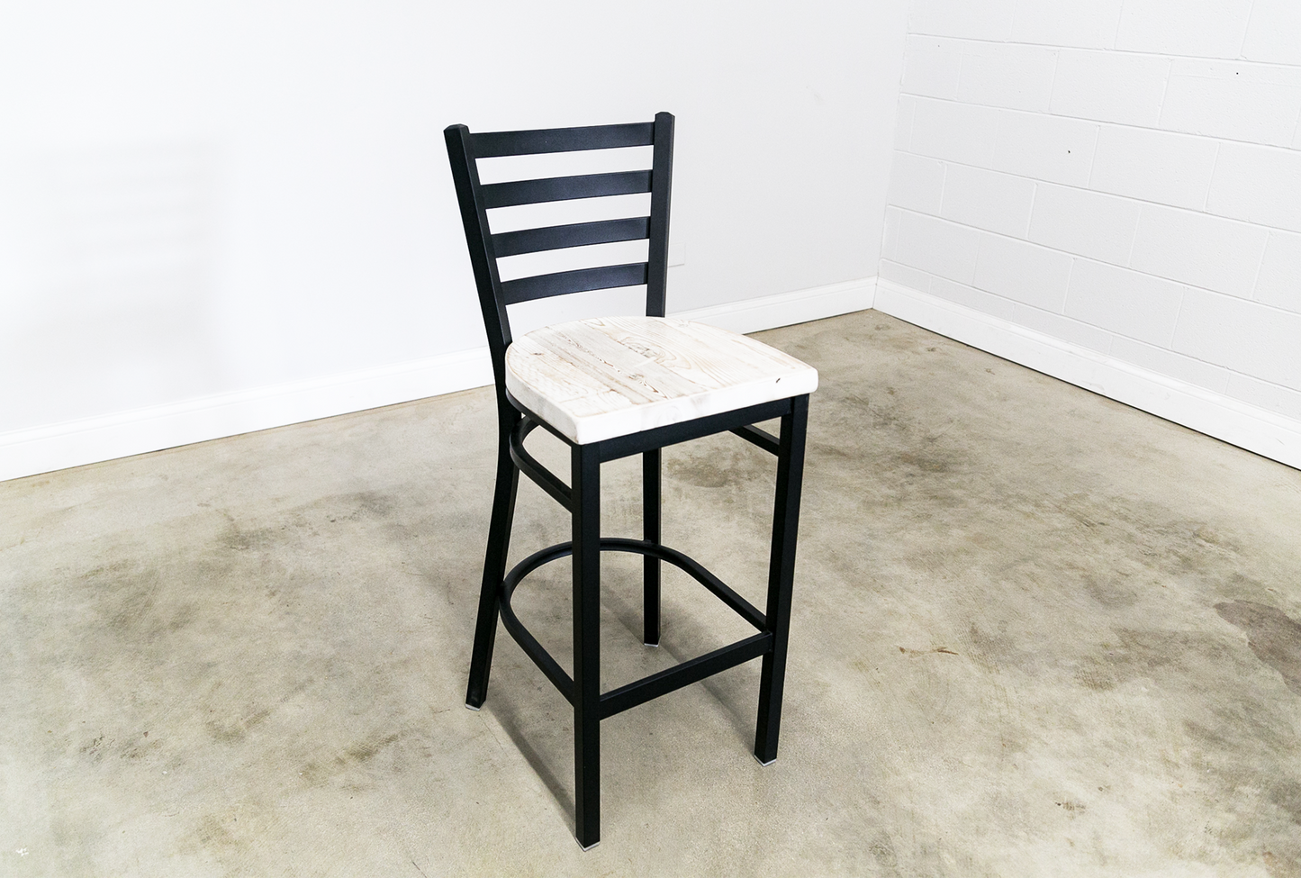 30 Inch Ladder Back Bar Stool (Matte Black)