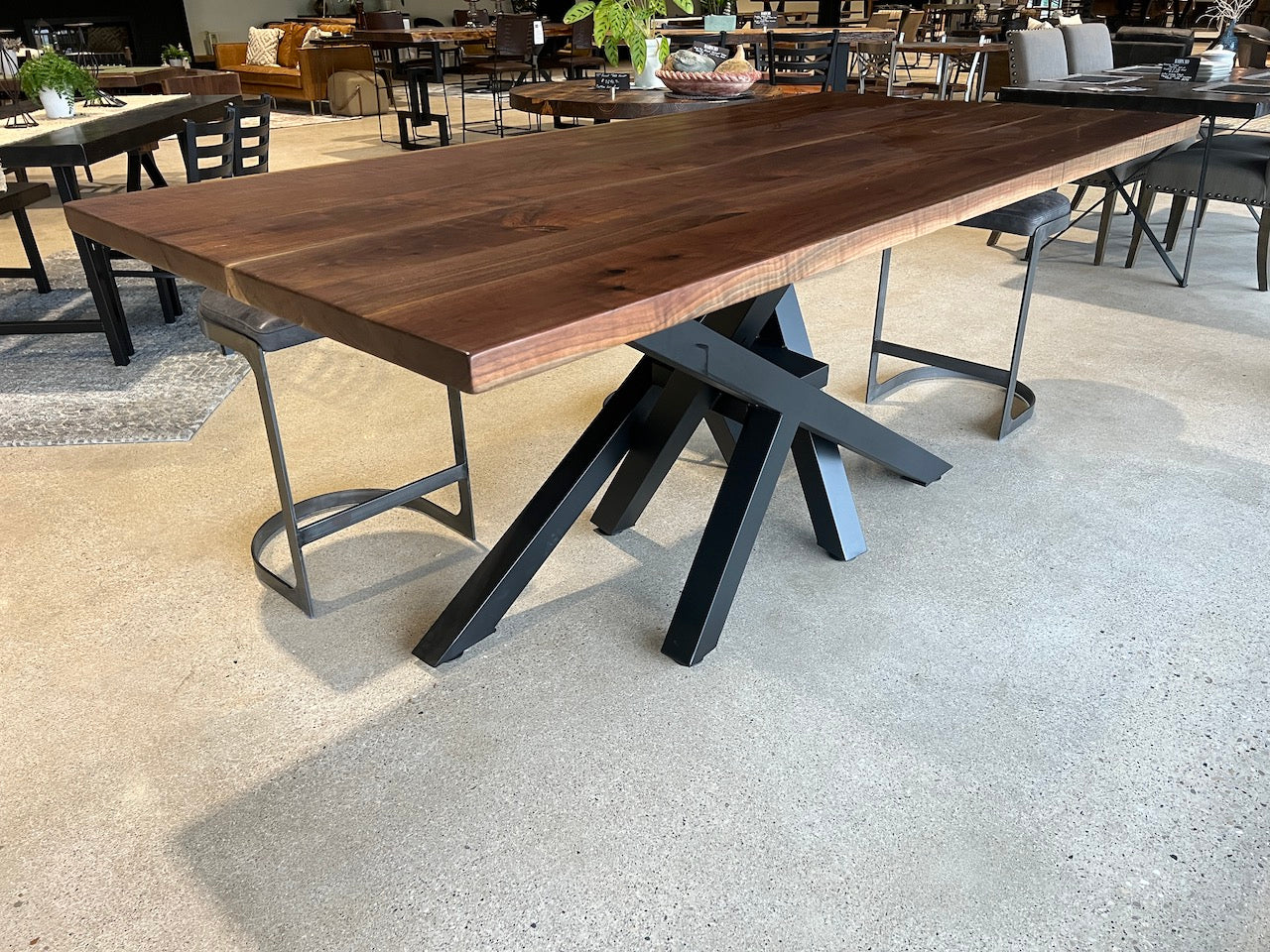 Black Walnut 6 Points Table