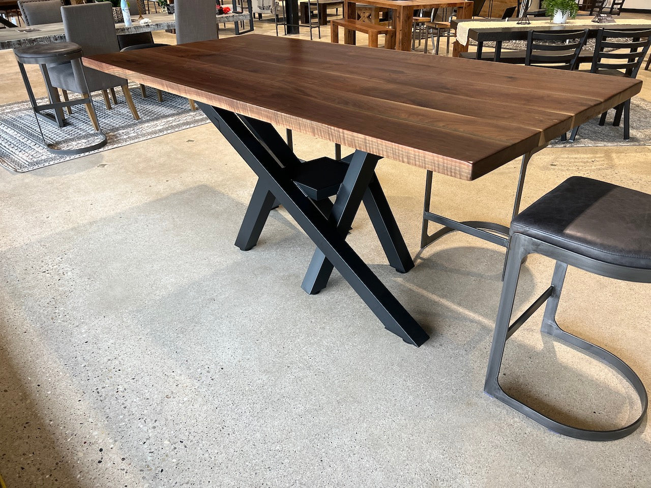 Black Walnut 6 Points Table