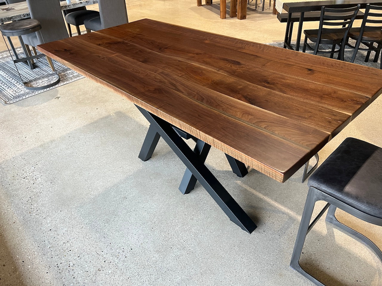 Black Walnut 6 Points Table