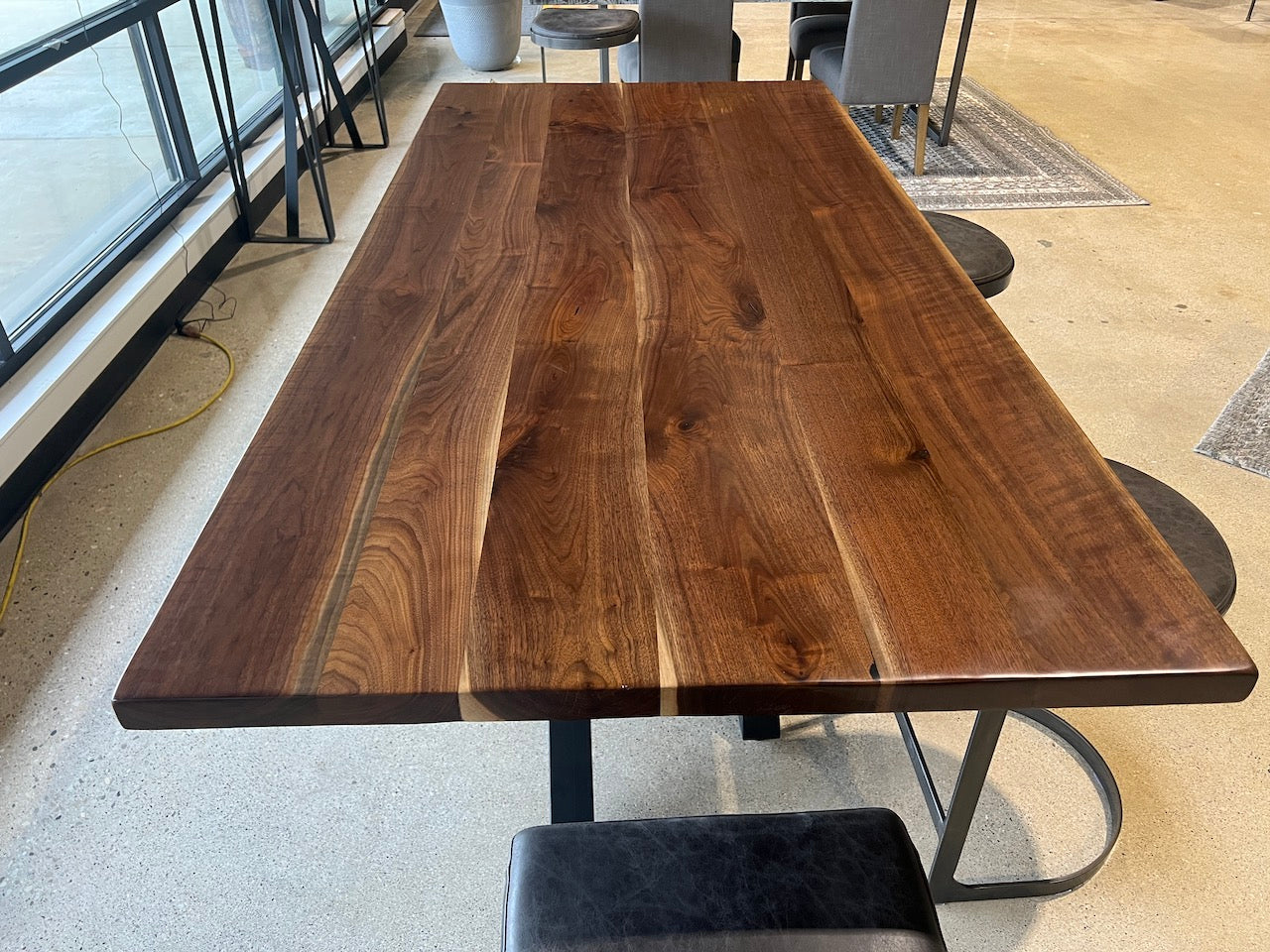 Black Walnut 6 Points Table