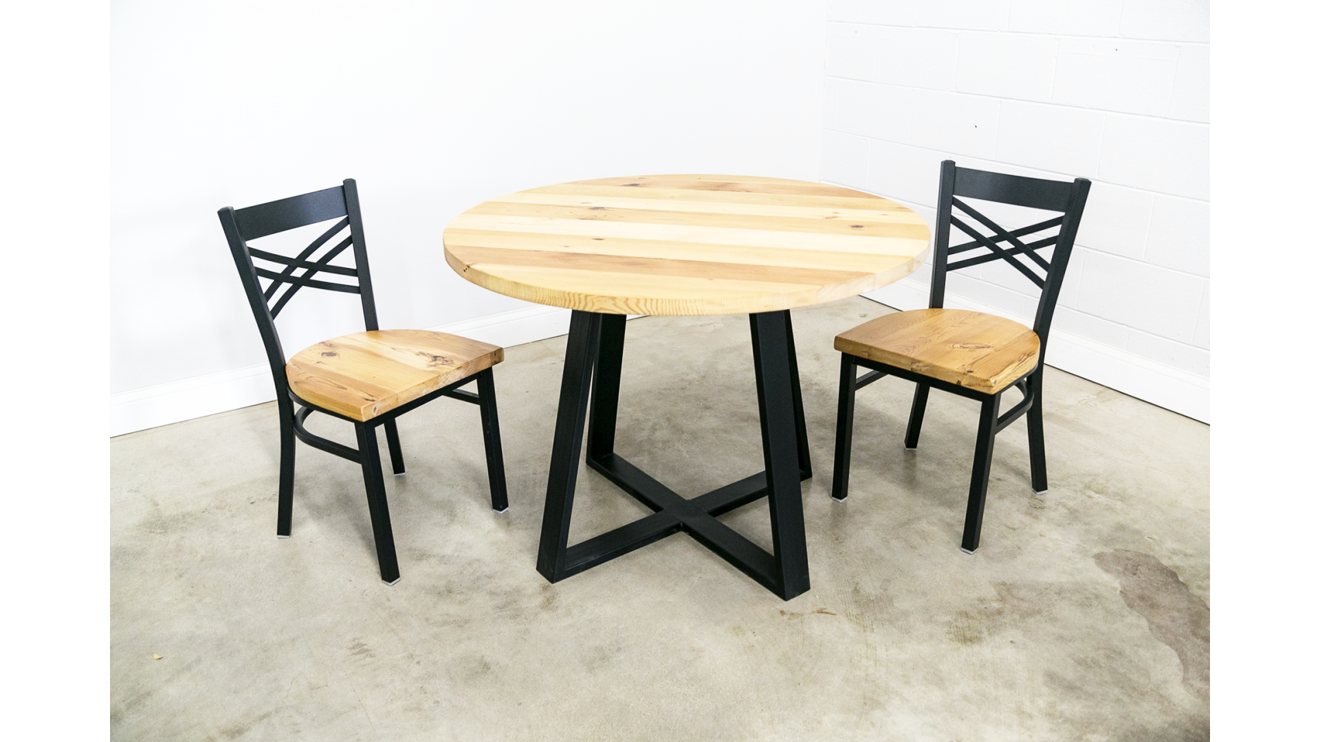 Reclaimed Round Table with Criss-Cross Leg Base