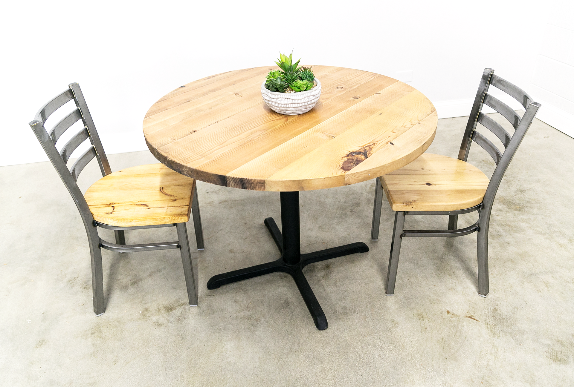 Reclaimed Wood Round Pedestal Table