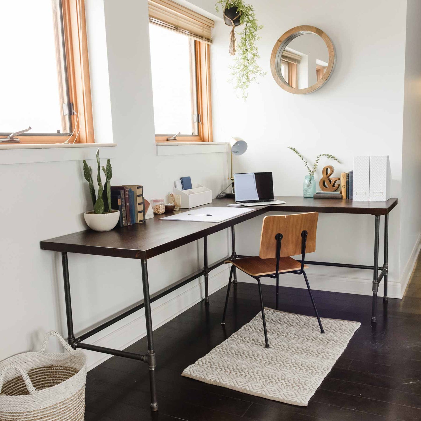 L-Shaped Desk (Industry)